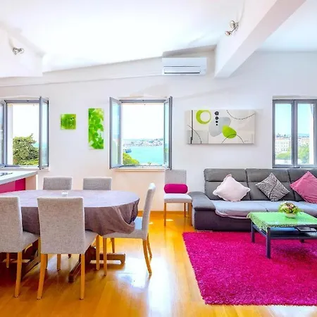 Olavia Rooftop Terrace & Seaview Apartament