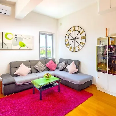 Olavia Rooftop Terrace & Seaview Apartman