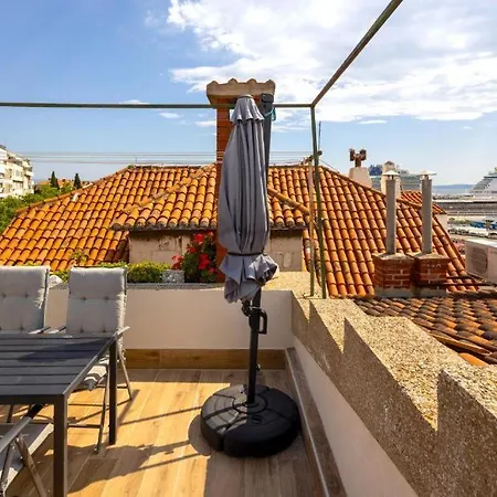 Olavia Rooftop Terrace & Seaview Lägenhet