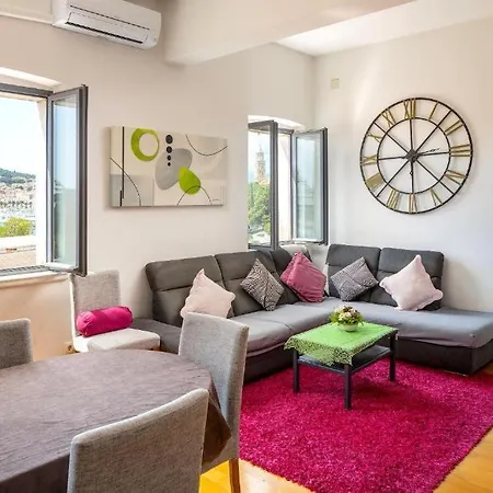 Olavia Rooftop Terrace & Seaview Lägenhet Split